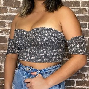 Little lie cropped off shoulder floral top